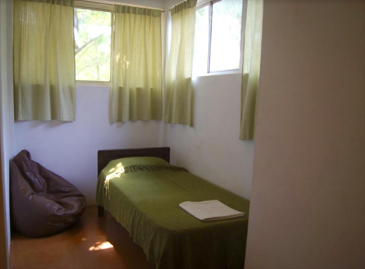 Jungle By Thehostelcrowd Vagator Room photo